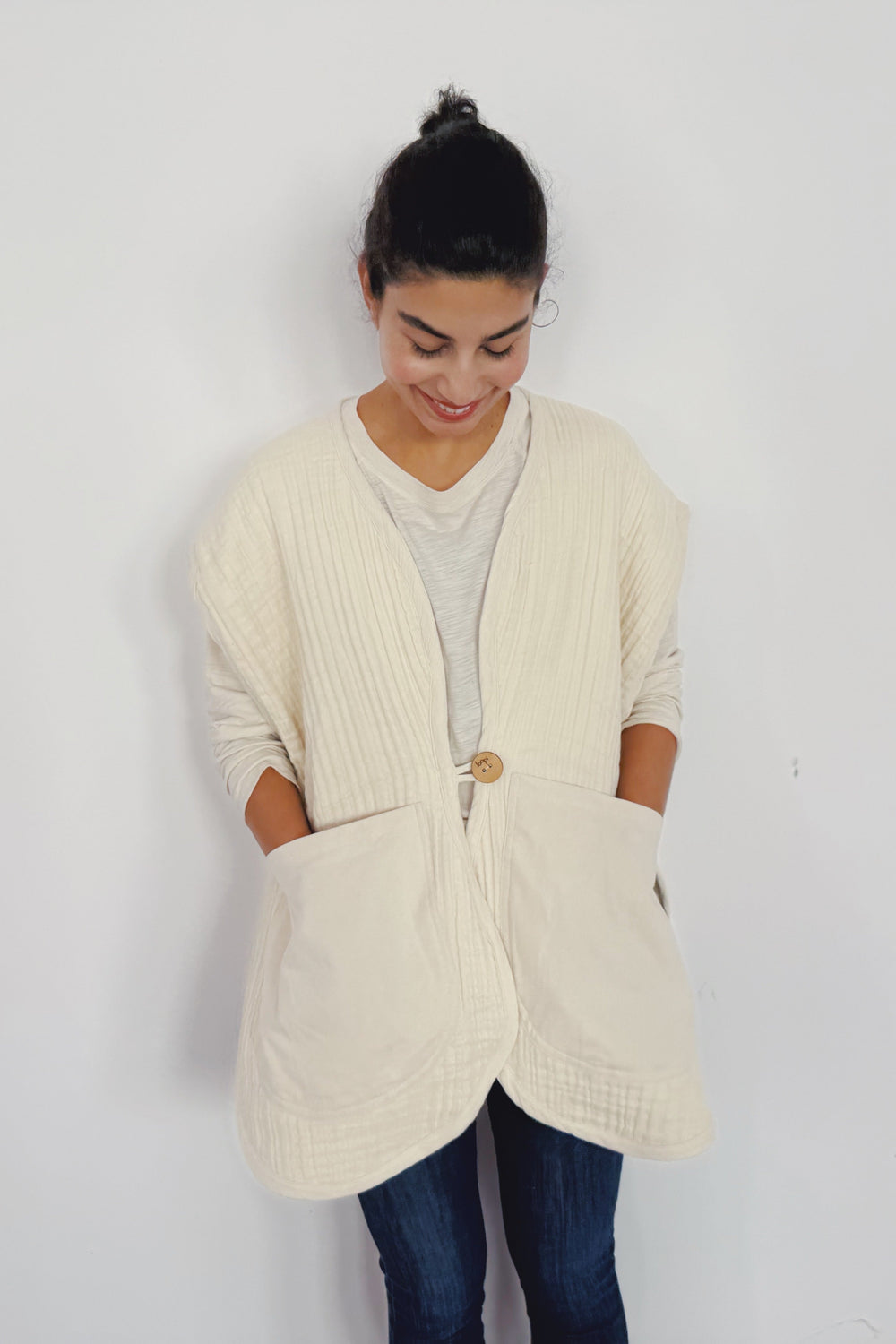 the loopi housevest in ecru