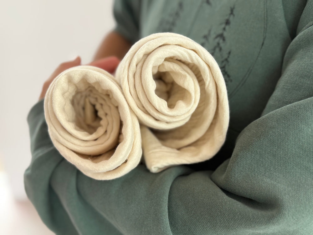 the loopi wearable burp cloth wrap in ecru - duo