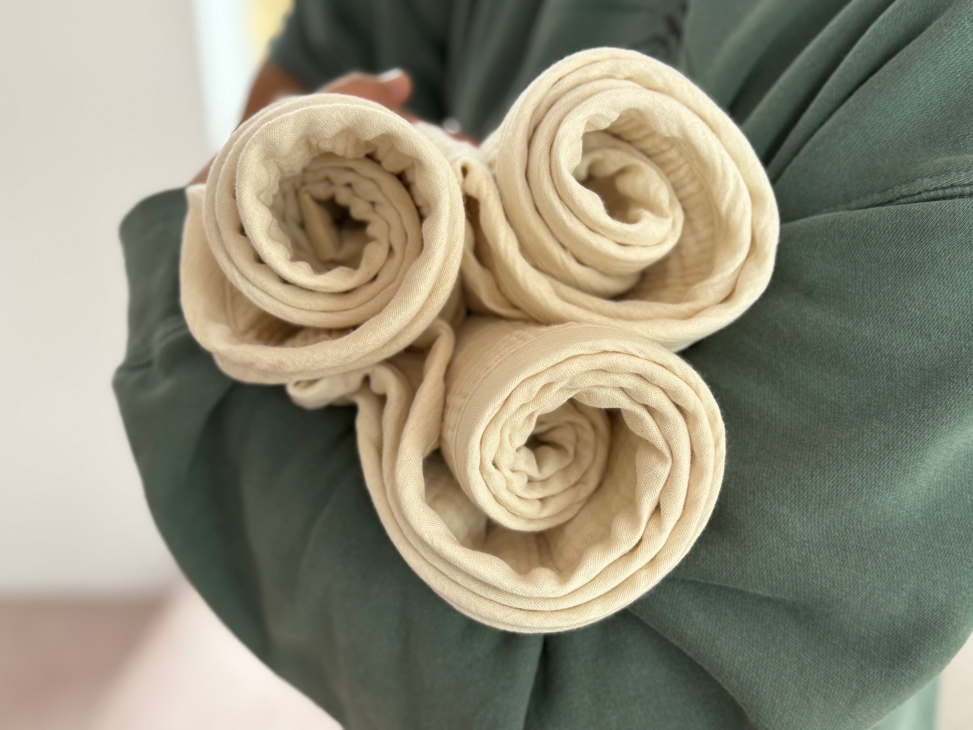 the loopi wearable burp cloth wrap in ecru - trio